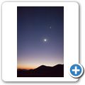 Mond und Venus am Abendhimmel